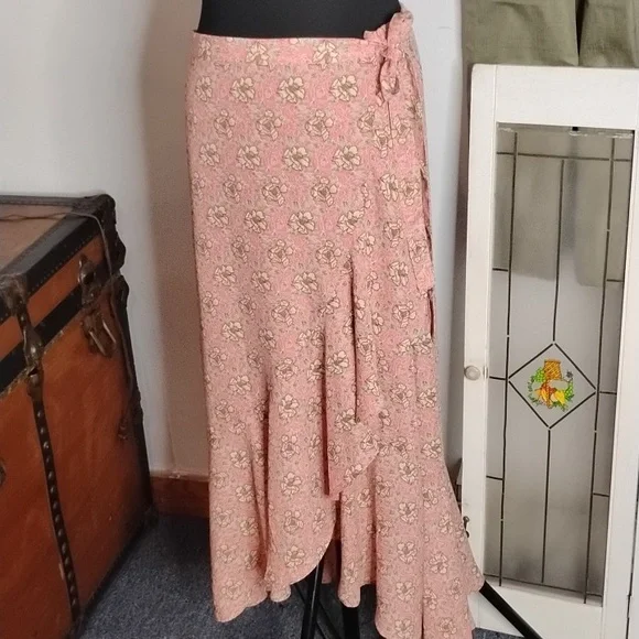 - Max Studios Peachy Pink Yellow Floral Hi-Low Maxi Skirt NWT - Picture 2 of 6